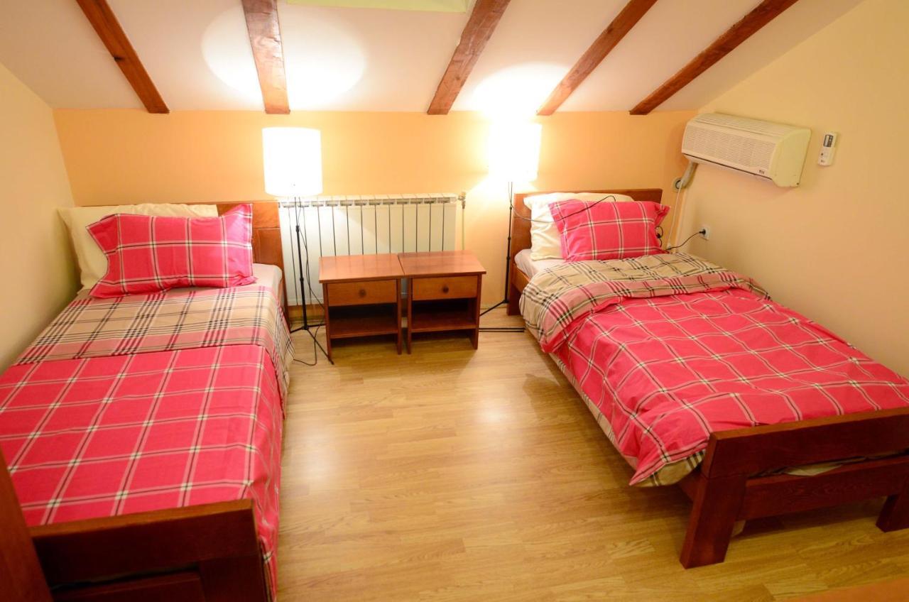 Accommodation Adriatic Inn Скопье Экстерьер фото