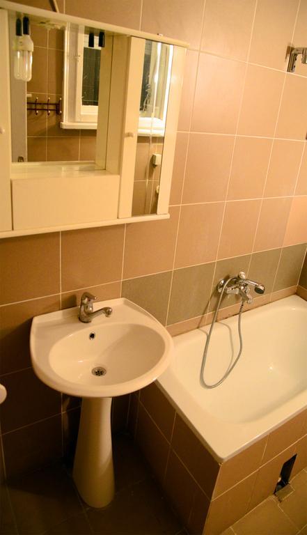 Accommodation Adriatic Inn Скопье Номер фото